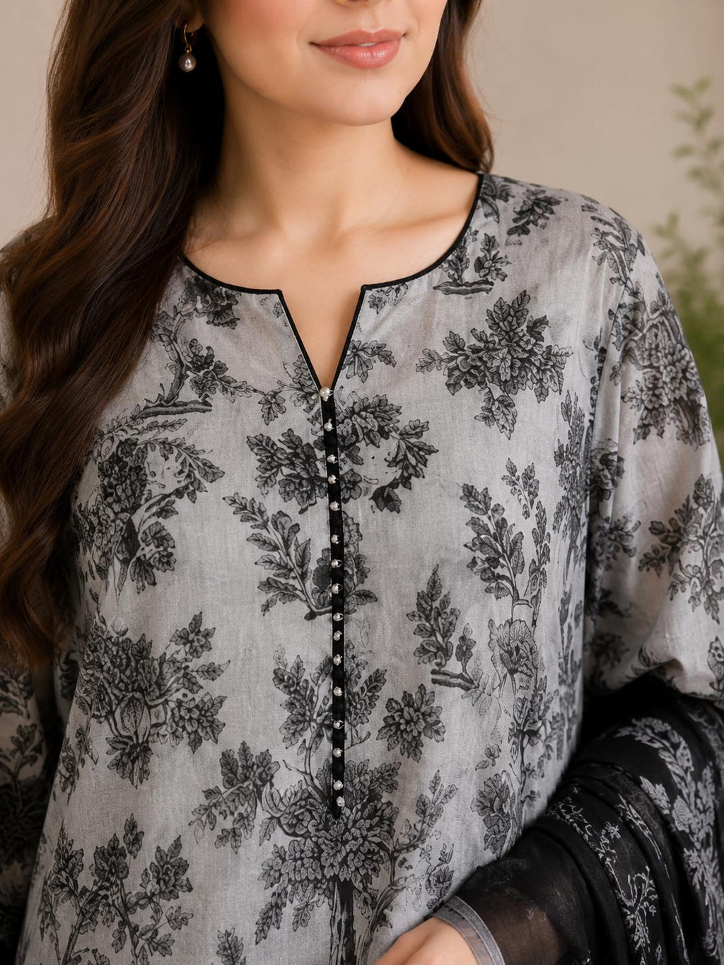 Elegant Floral Lawn 3-Piece Stitched Suit
