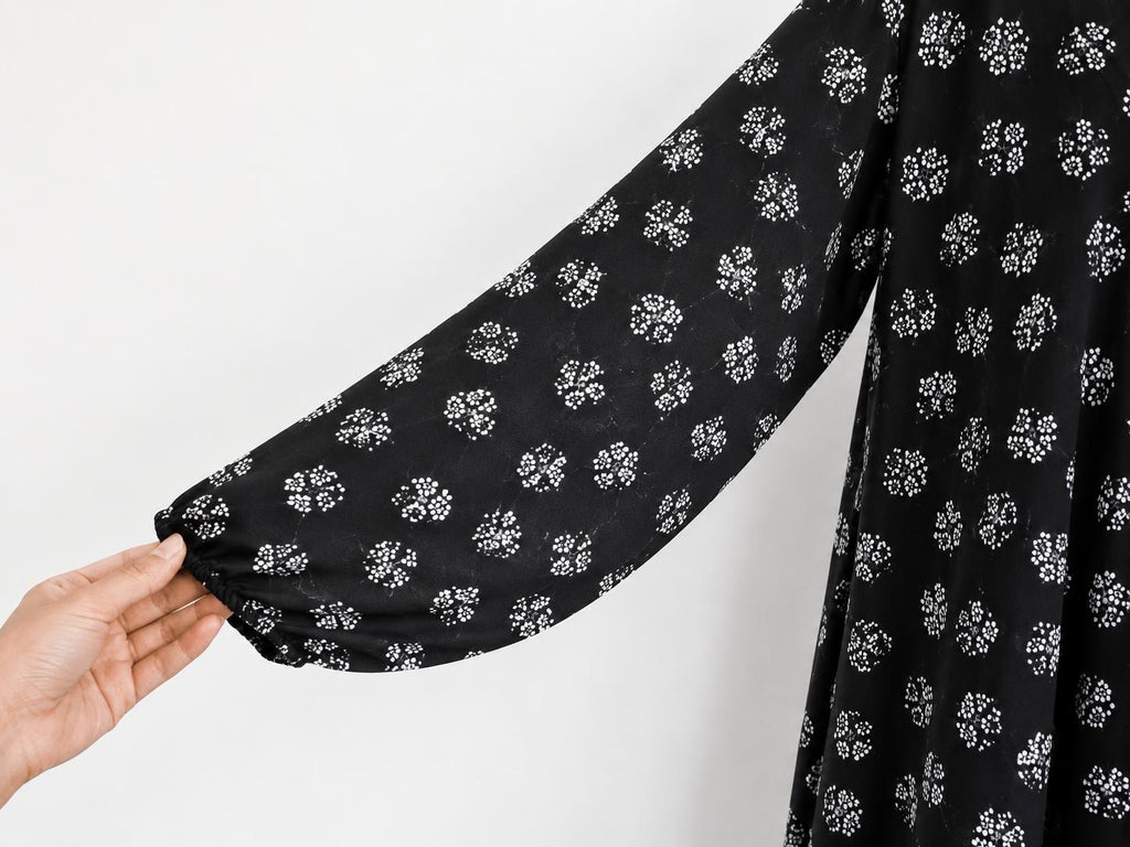 Monochrome Petal Print Abaya