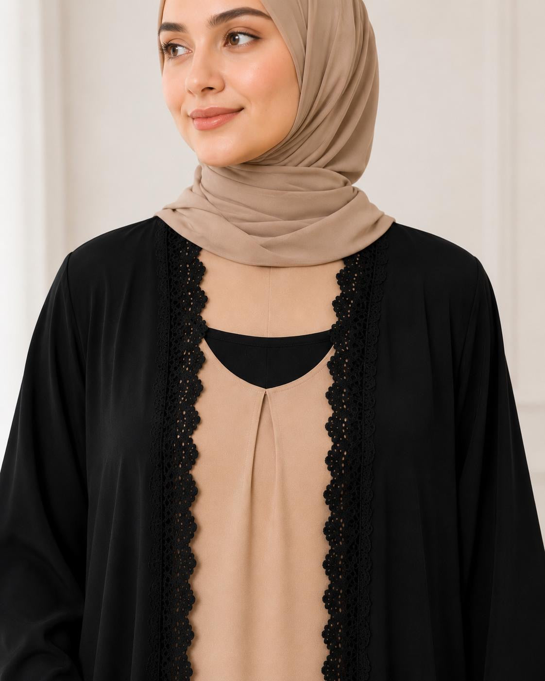 Scallop Trim Front Open Abaya Set – Black & Cream