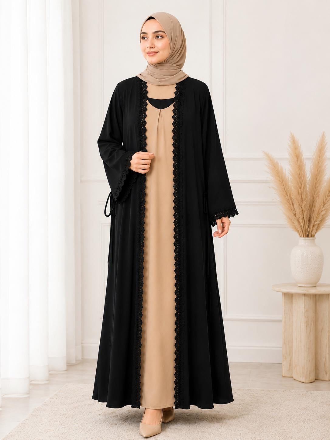 Scallop Trim Front Open Abaya Set – Black & Cream
