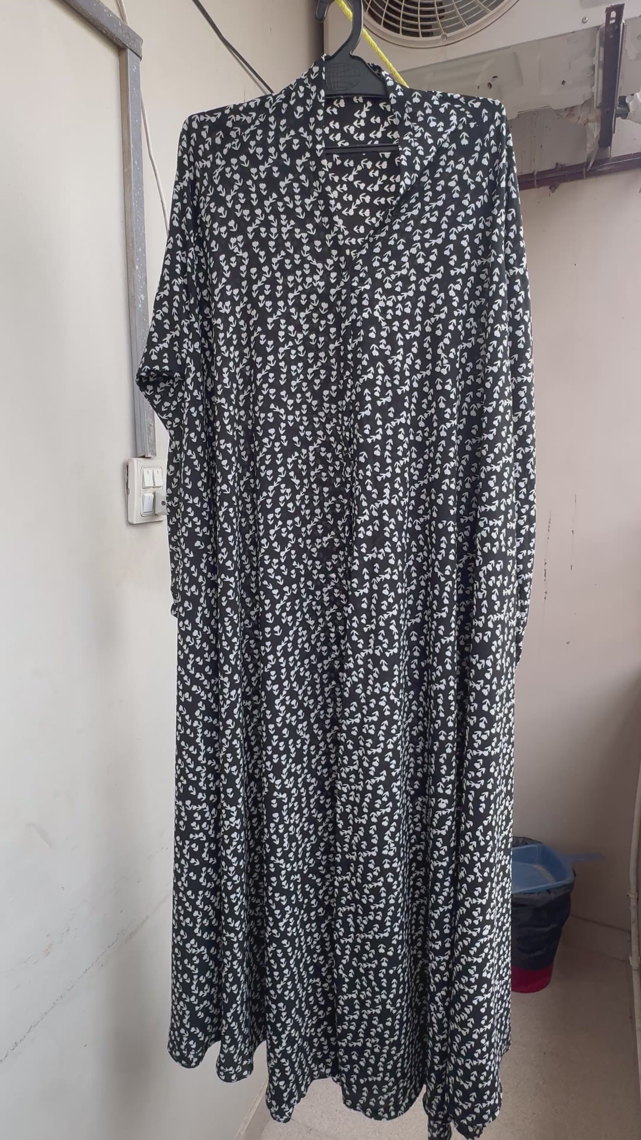 Noir Micro-Print Abaya